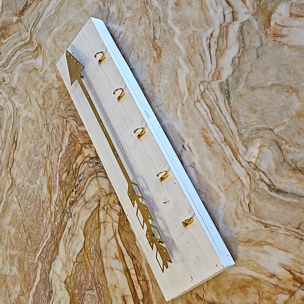 Metal Arrow hanger